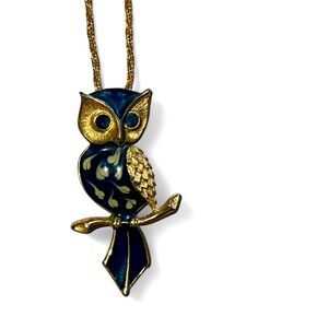 Vintage Owl Pendant Necklace Gold Tone